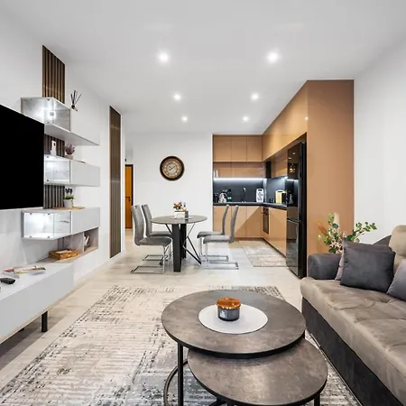 Apartment Luxury 1br * Free Parking * Rowing Base