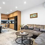 Luxury 1br * Free Parking * Rowing Base Plovdiv