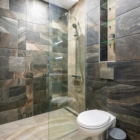 Luxury 1br * Free Parking * Rowing Base アパート